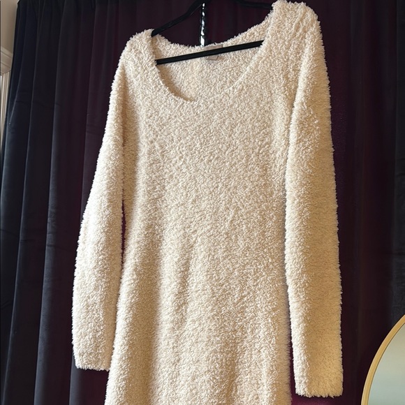 H&M - Fuzzy cream dress - Picture 2 of 7